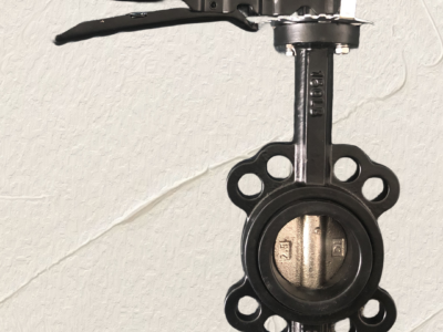 Replaceable cartridge seat wafer butterfly valve